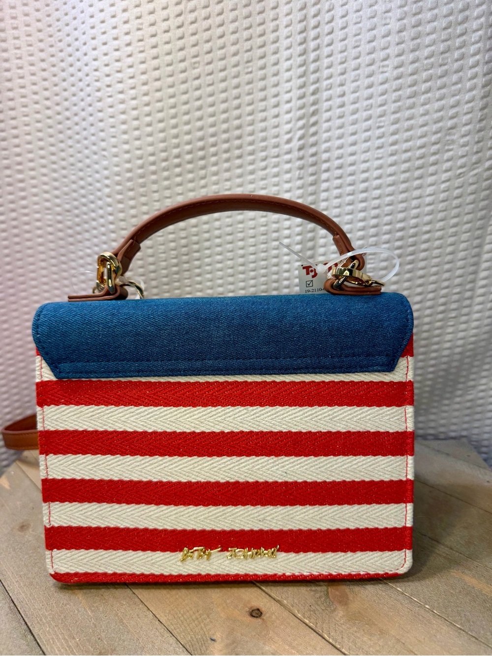 Betsey Johnson Patriotic Flag Embellished Crossbody!! - Picture 2 of 7